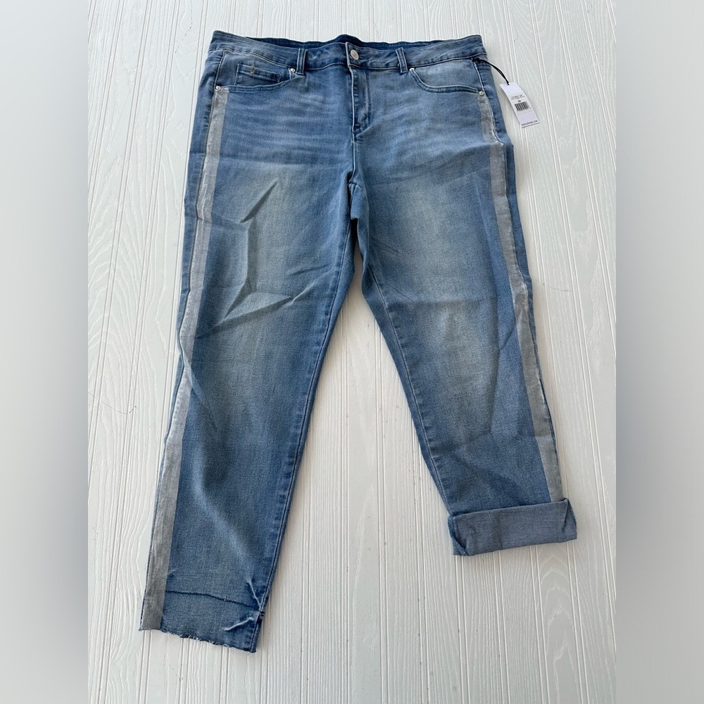 Dex light wash jeans with silver glitter outer stripe size 20,22